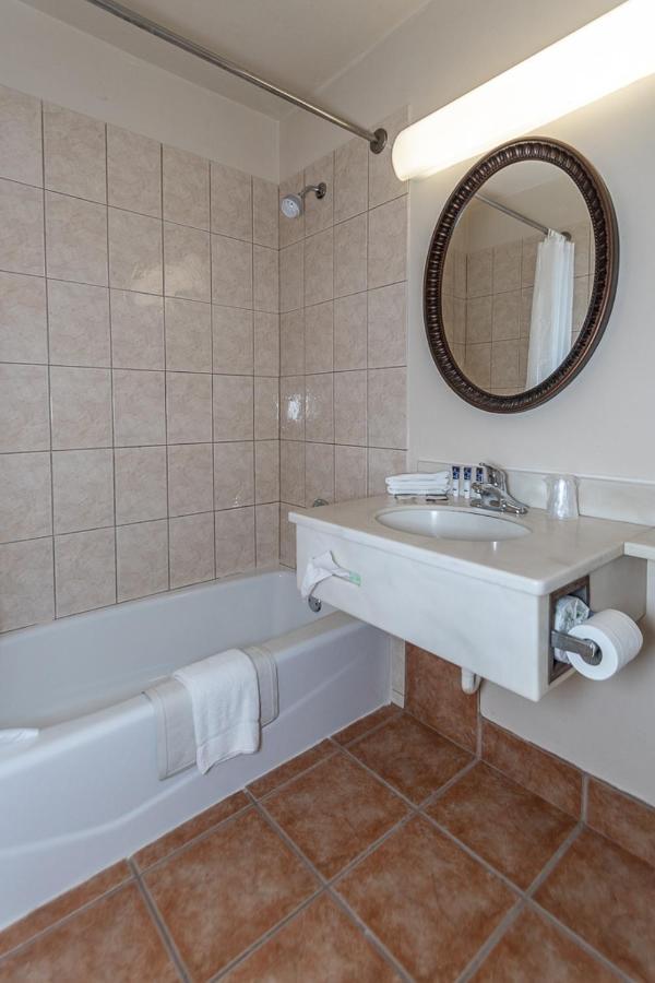 Americas Best Value Inn Ashtabula/Austinburg Bagian luar foto
